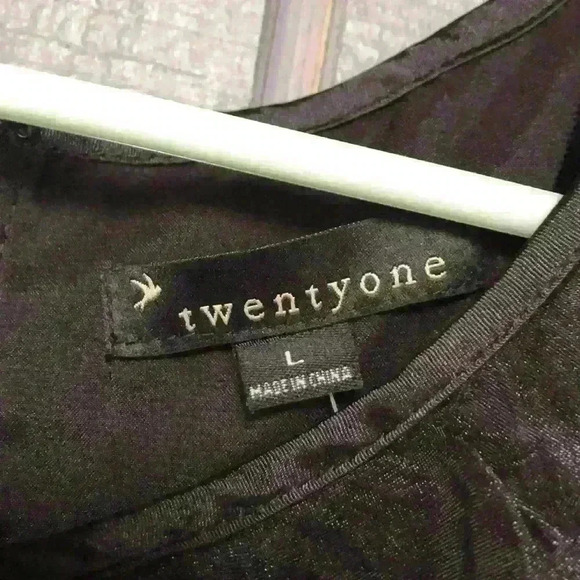 Forever 21 Woven Sleeveless Bk Shirt Sz Large NWT - Picture 2 of 4